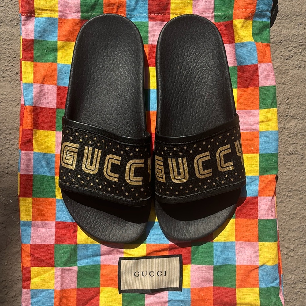 Gucci slides are in great condition